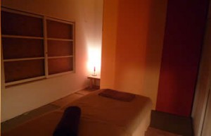 腸整Nuku'Nuku（ちょうととのえぬくぬく）サロン内、腸セラピーのマッサージルームです。