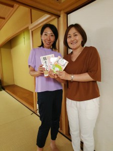 養腸家真野わか先生と養腸アドバイザーうえせともえ